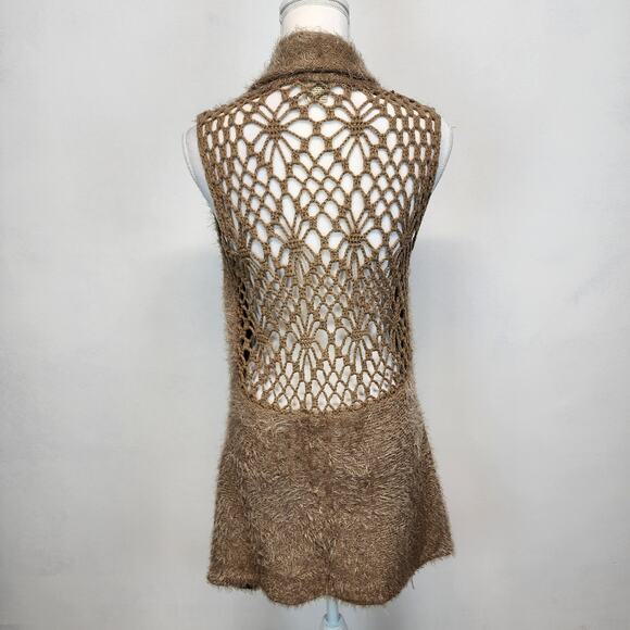 Escio Crochet Back Cardigan Size L Tan Sleeveless Draped Open Fuzzy Eyelash Chic - Picture 1 of 9